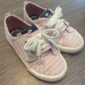 Sperry lounge for toddlers